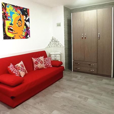 Napoli Pop Chiaia Apartment Екстериор снимка