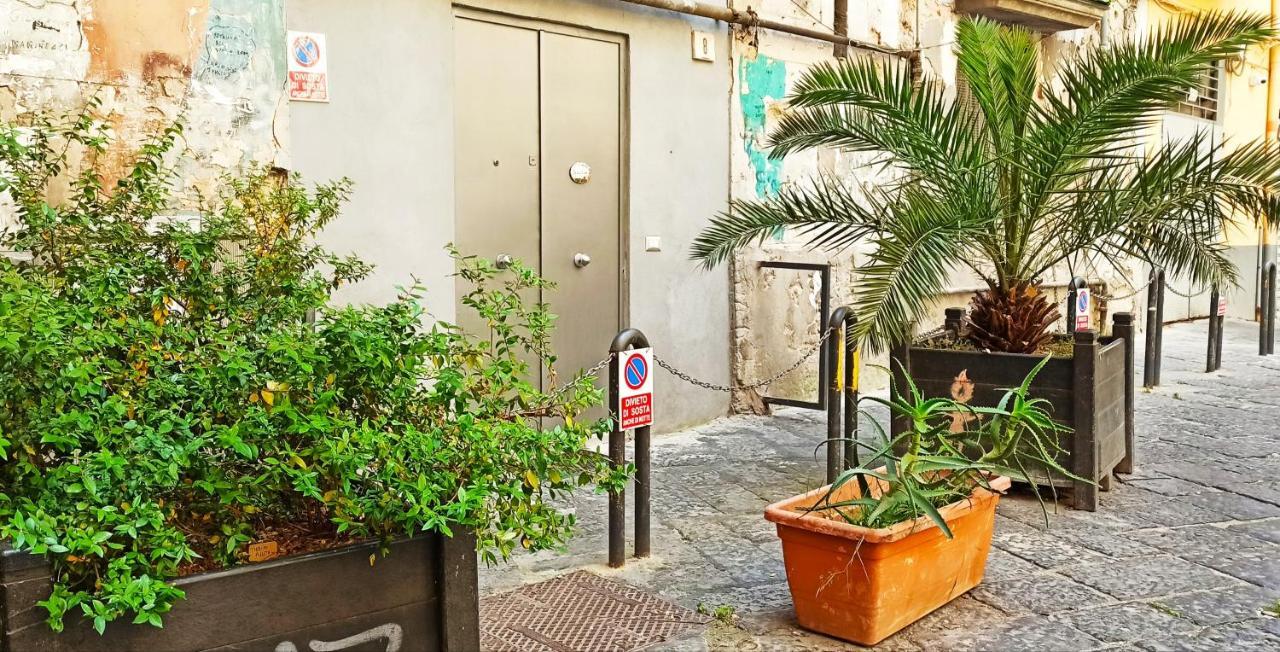 Napoli Pop Chiaia Apartment Екстериор снимка