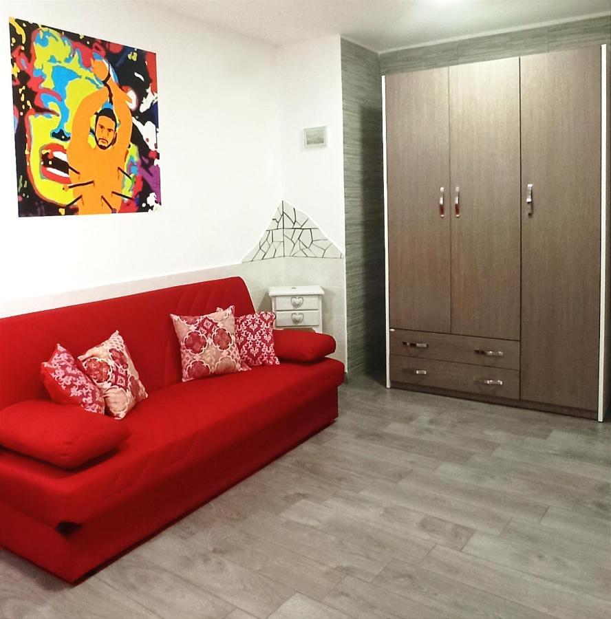 Napoli Pop Chiaia Apartment Екстериор снимка